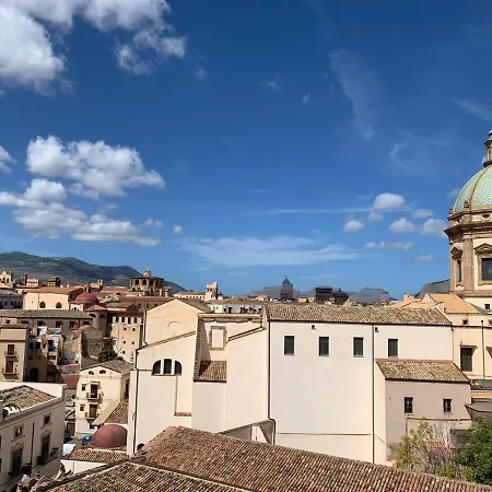 Sopra I Tetti Di Ballaro Apartment